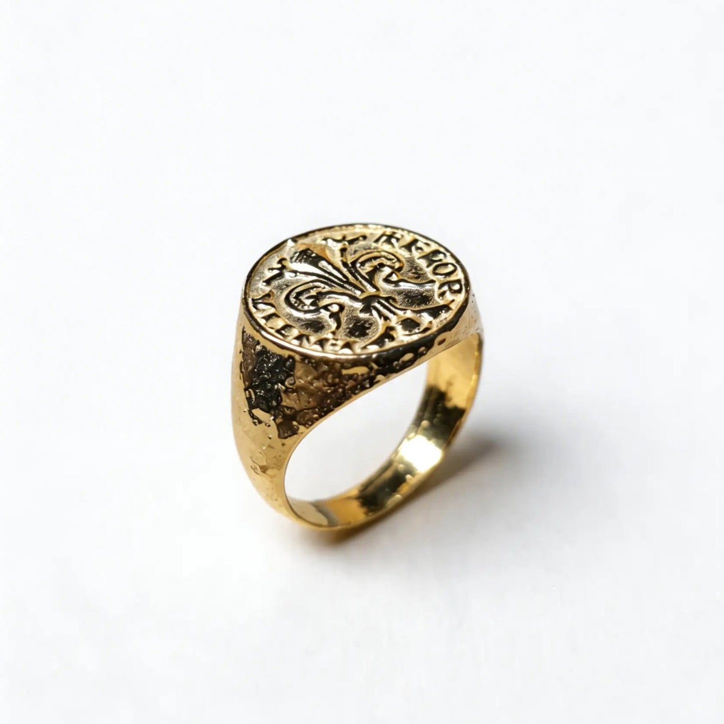 Anello a sigillo fiorino moneta Firenze in argento placcato oro giallo, vista prospettica artigianale